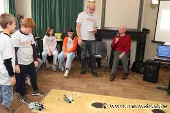 Nieuw STEMatelier in Zwevegem krijgt bezoek van astronaut Dirk Frimout