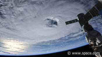 Why does everything look flat even though the Earth is round?