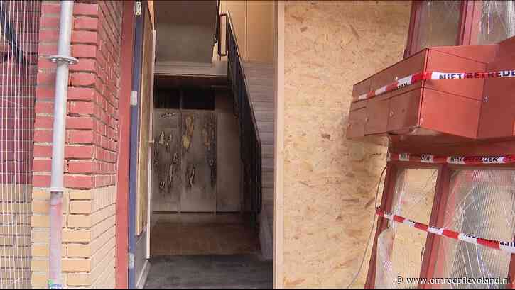 Almere - Politie zoekt getuigen van explosie bij appartementencomplex aan Deventerpad: 'We hoorden een enorme klap'