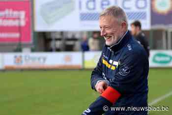 Francky Cieters ziet zijn nieuwe ploeg voor het eerst aan het werk: ”Veel inzet, goed voetbal, maar jammer genoeg doelpunt in geschenkverpakking”.