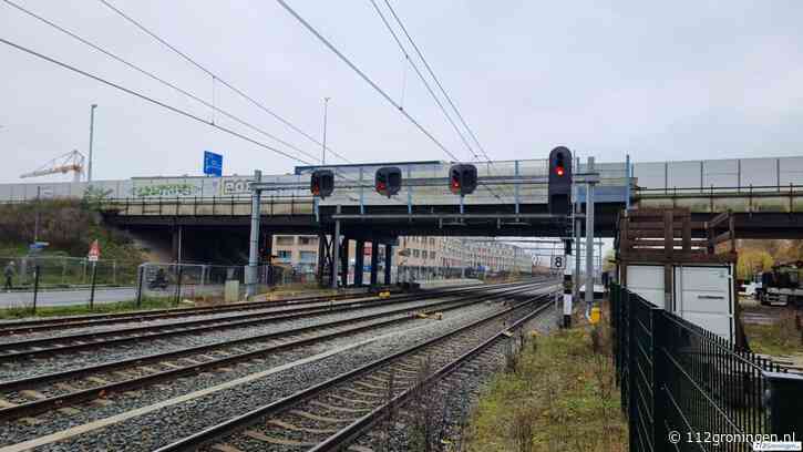 Treinverkeer richting Delfzijl en Roodeschool hervat na aanrijding met fietser (video)