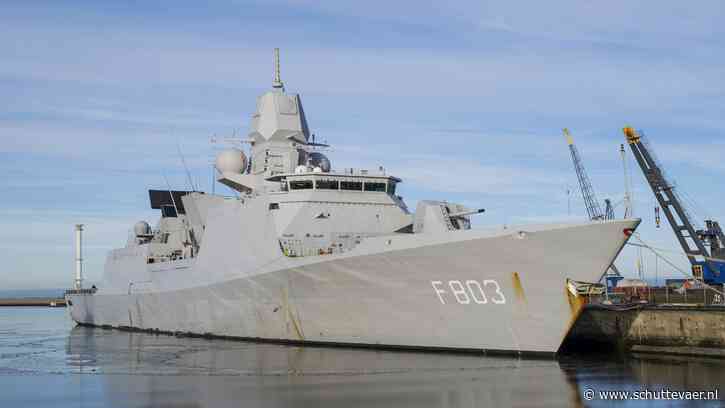 Nederlands marineschip Zr.Ms. Tromp vlaggenschip NAVO-vloot