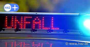 A7 bei Hannover: Transporter rammt Baustellenbaken – Spuren gesperrt