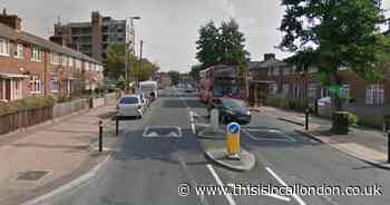 Police still searching for suspects two days after Wandsworth 'burglary'