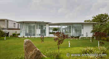 Amoeba 2.O Office / Hiren Patel Architects