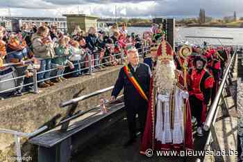 Grote massa verwelkomt Sinterklaas in Temse