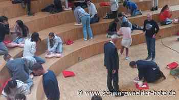 Wenn der Herztod droht: So sollen Schüler im Kreis Calw zu Lebensrettern werden