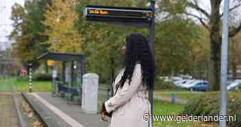 Als Destiny met buggy voorin de tram wil stappen, gaat het mis: ‘Bestuurster drukte arm op m'n luchtpijp’