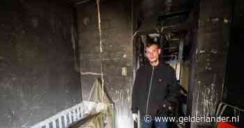 Edwin (25) wil kipnuggets warm maken, tien minuten later staat zijn huis in lichterlaaie