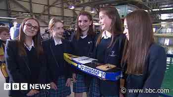 Aspiring engineers build and race model speedboats