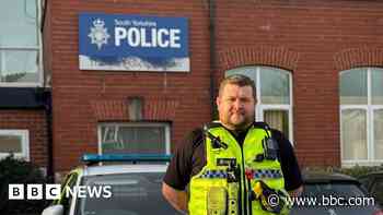 Police officer who saved baby's life wins award