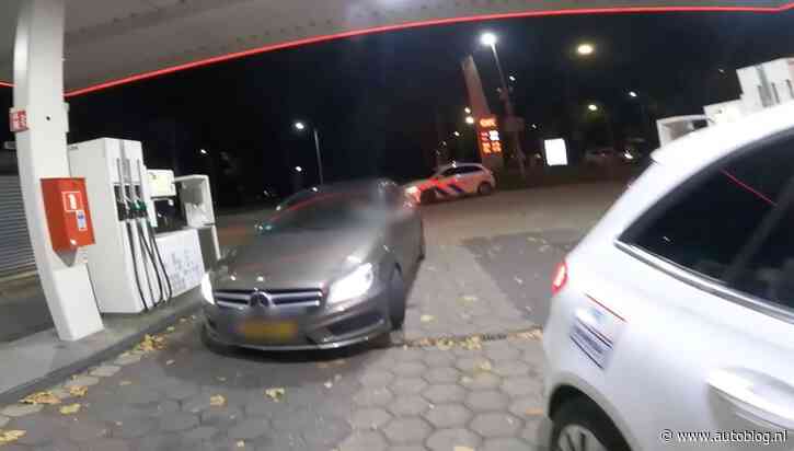 Video: politie zet gestolen Mercedes leasebak aan de kant