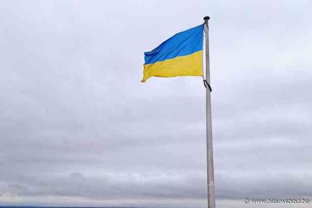 Duizend dagen na start van oorlog wappert Oekraïense vlag op Sint-Romboutstoren: “We kunnen de oorlog niet stoppen, maar wel helpen waar mogelijk”