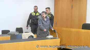 Ehemann erstochen: Seniorin erscheint mit Rollator vor Gericht