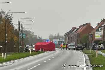 Motorrijder (23) komt om bij zwaar ongeval waar nog drie auto’s bij betrokken waren