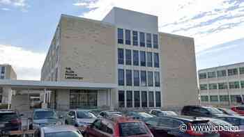 Man with knife reportedly at U of Manitoba building, say police