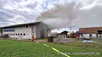 Großeinsatz der Feuerwehren in Rohrdorf: Brennende Lagehalle abgelöscht