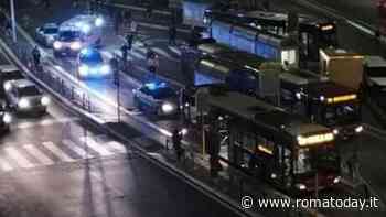 "C'è una rissa in strada": caos a Boccea, tra cocci di bottiglie e petardi scambiati per spari