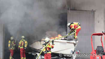 Großeinsatz der Feuerwehren in Rohrdorf: Brennende Lagehalle abgelöscht