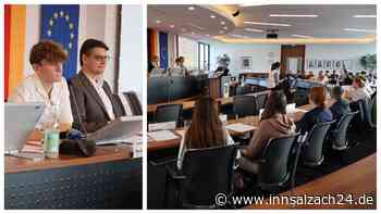 Schüler bilden Kreistag – was wird aus ihren Beschlüssen?