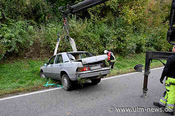 Mit dem Auto auf dem Dach gelandet