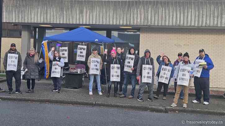 Chilliwack postal workers speak out on labour strike, argue Canada Post wants to weaken their pensions