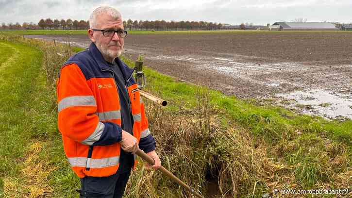 Jan loopt elke dag kilometers langs sloten om ze te controleren