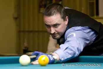Meervoudig wereldkampioen biljart Dick Jaspers toont kunstjes in woon-zorgcentrum in Essen