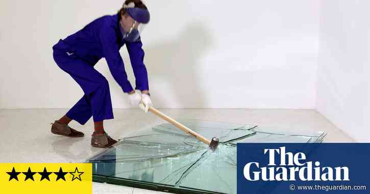 Barry Le Va review – smash hits from the danger-loving king of ‘floor art’