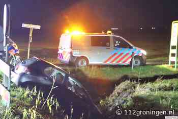 Auto belandt in sloot langs N355 bij Noordhorn