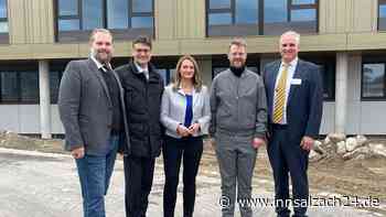 Kann das „InnKlinikum“ überleben? So urteilt Bayerns Gesundheitsministerin nach Besuch in Mühldorf