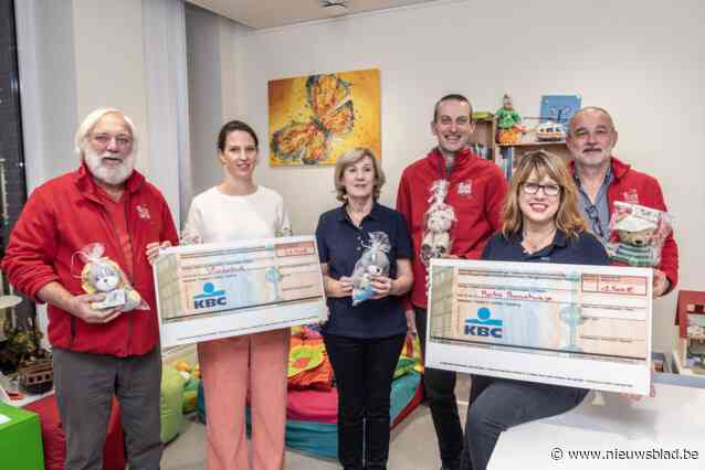 De Rode Lopers schenken mooie cheque aan Het Vlinderhuis en Maiks sterrenhuisje
