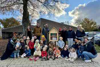 Ook De Tandem heeft voortaan boekenruilkastje: “Met verhalen mensen dichter bij elkaar brengen”
