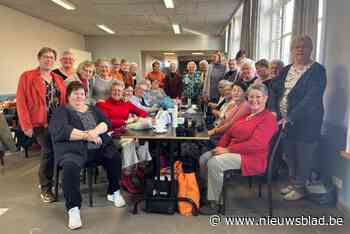 Breimadammen breien kleren voor verjaardag kwetsbare kinderen: “Vooral het samenzijn is voor ons belangrijk”