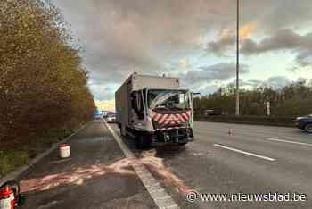 Rijstrook versperd op E19 richting Antwerpen door botsing met twee vrachtwagens