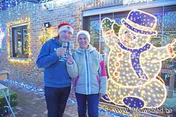 Kersthuisje van Freddy en Ria weer versierd met 150.000 lampjes, maar dertigste editie is de laatste, al hopen ze op opvolging