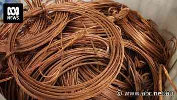 Thieves strip Alice Springs telco pits of 'tens of thousands of dollars' worth of copper wire, disrupting services