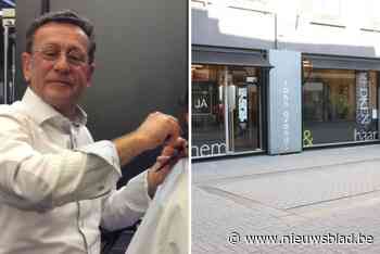 Kapsalon John Avonds sluit na 43 jaar deuren: “Hij deelde lief en leed met zijn klanten”