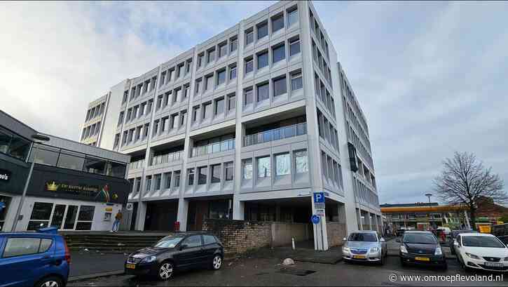 Lelystad - Bewoners Eurotoren zijn indringers zat en willen verbod op samenscholen