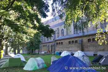Tentenkamp van Romafamilie aan Vijvers van Elsene ontruimd: “Ruim op voorhand aangekondigd”