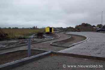 Werken aan rotonde ter hoogte van Sander De Vosstraat en bedrijventerrein De Hutten gaan laatste fase in: “Einde is in zicht”