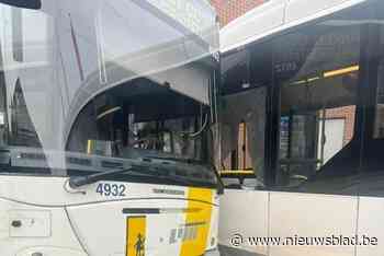 Twee lijnbussen botsen op de Parklaan: niemand gewond