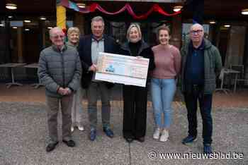 Vinkenvereniging houdt er na 100 jaar mee op en schenkt kas aan woonzorgcentrum: “Gestopt op hoogtepunt”