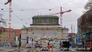 Gerüst auf dem Staatstheater wird abgebaut
