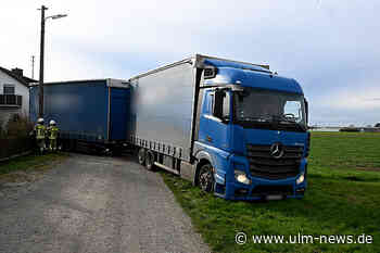 Sportwagen schleudert gegen Betonmauer - und ein LKW in der Wiese
