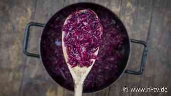 Mit Öko-Test am Tisch: Bei Rotkohl setzt es einmal "ungenügend"