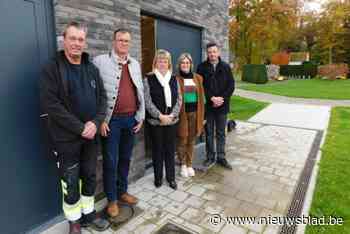 Nieuw dienstgebouw, openbaar toilet en waterkraan: gemeente investeert fors in Loppemse begraafplaats