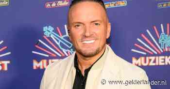 Is volkszanger Frank van Etten de man achter betaalde straatmishandeling?