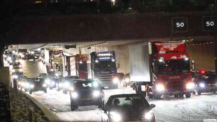 Code oranje tot vrijdag; sneeuwval zorgt voor ongelukken, flinke files (Video)