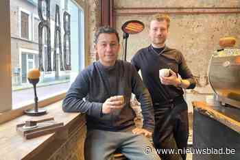 In deze nieuwe bar heb je voor 6 euro al een cocktail: “Een plek met de sfeer van een bruine kroeg is al zeldzaam genoeg”